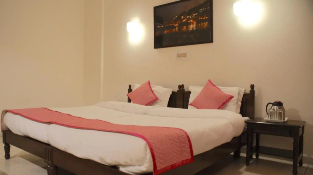 Харидвар: Hotel Alpana @ Har ki Pauri Road