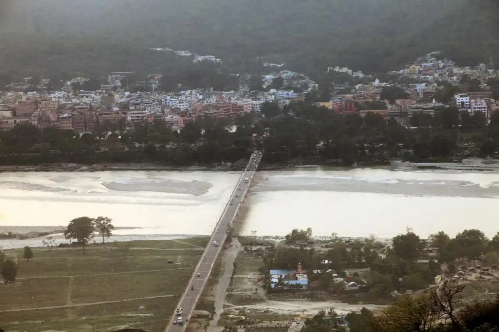 Hotel Alpana @ Har ki Pauri Road — фото 1