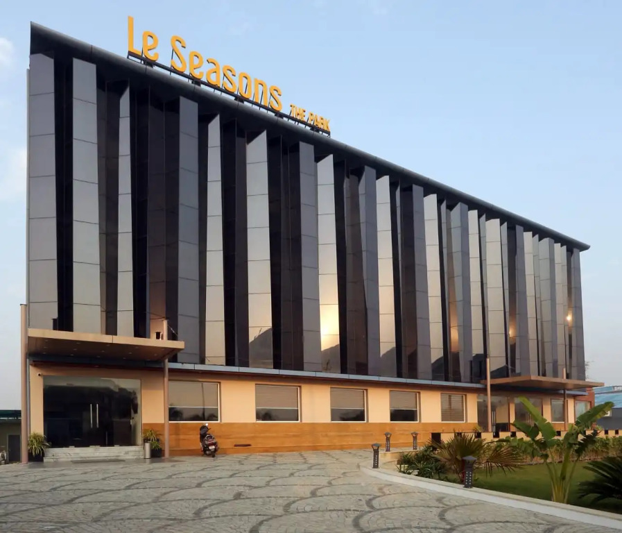 Большая Нойда: Hotel Le Seasons Park