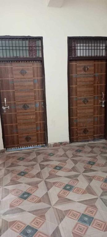 Большая Нойда: POP Royal Guest House Near GNIDA Office Metro Station