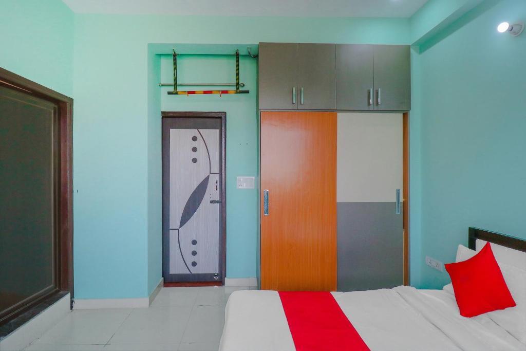 Нойда: OYO Flagship AM Residency Near Noida Sector 51 Metro Station