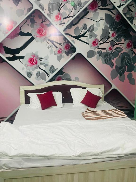 Большая Нойда: OYO Home Hotel Dream Palace