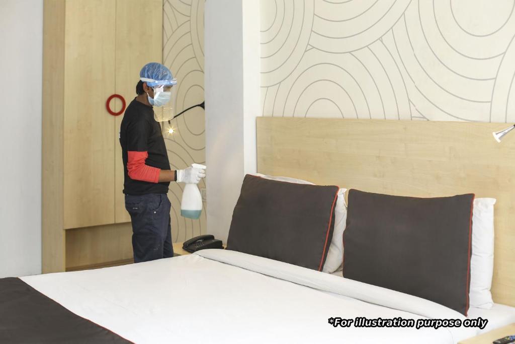 Нойда: Collection O Mayank Guest House Near ISKCON Temple Noida