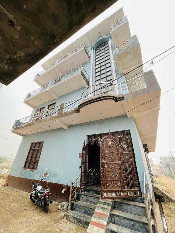 carousel image 0