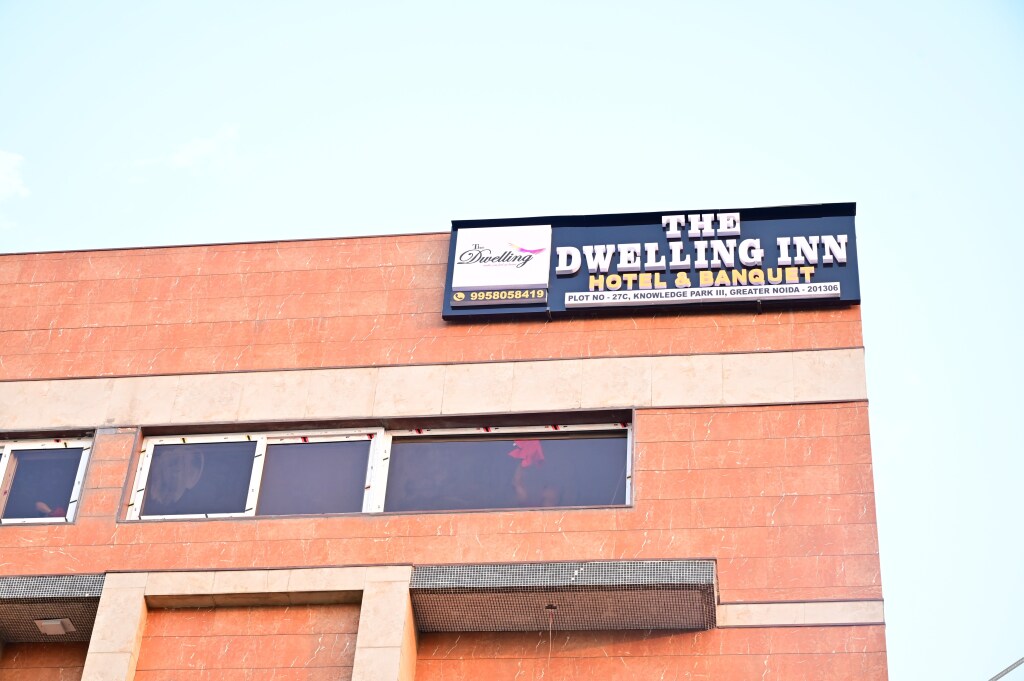 Большая Нойда: The Dwelling inn