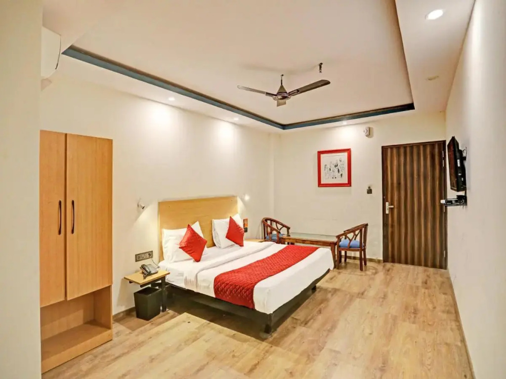 Нойда: Hotel Noida Grand