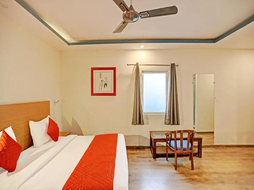 Нойда: Hotel Noida Grand