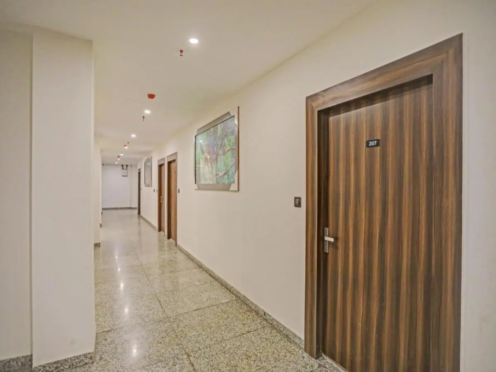 Нойда: Hotel Noida Grand