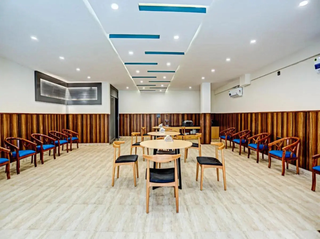 Нойда: Hotel Noida Grand