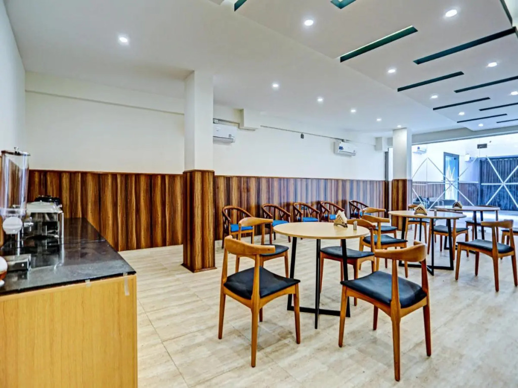 Нойда: Hotel Noida Grand