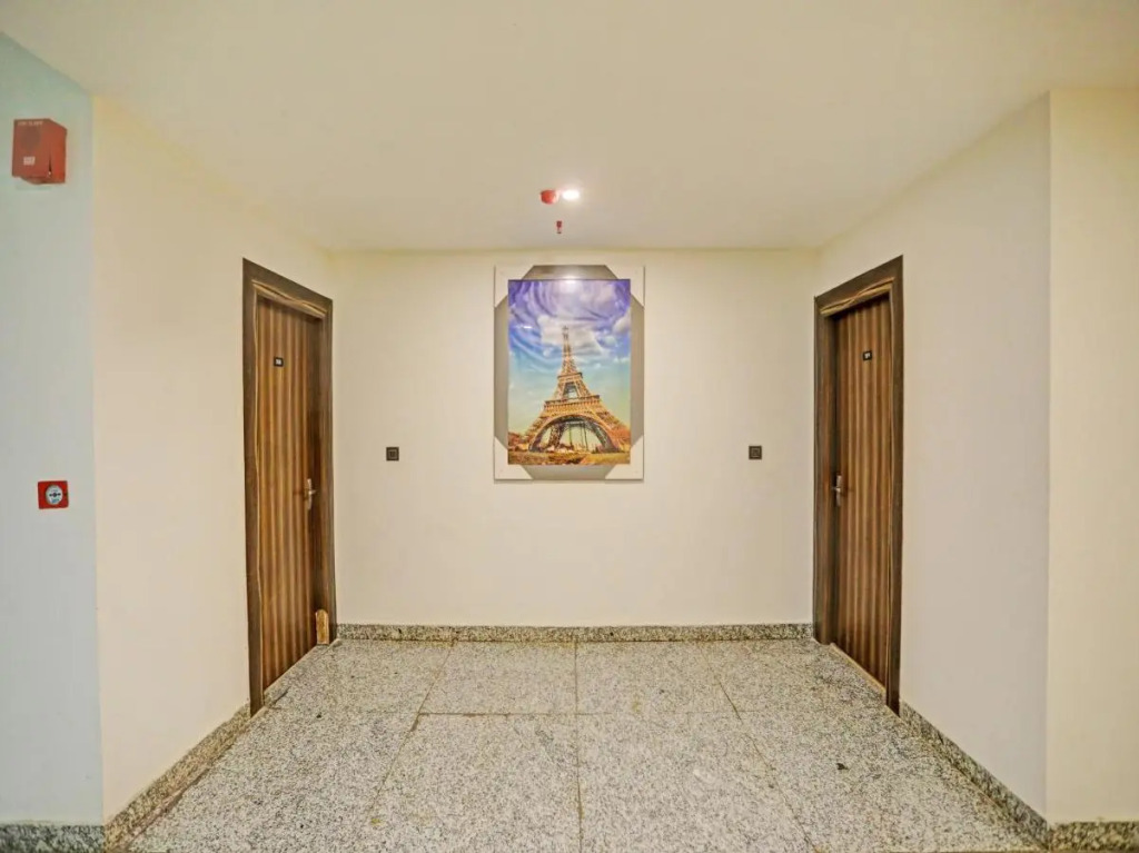 Нойда: Hotel Noida Grand