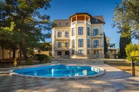 Алушта: Villa Caprice