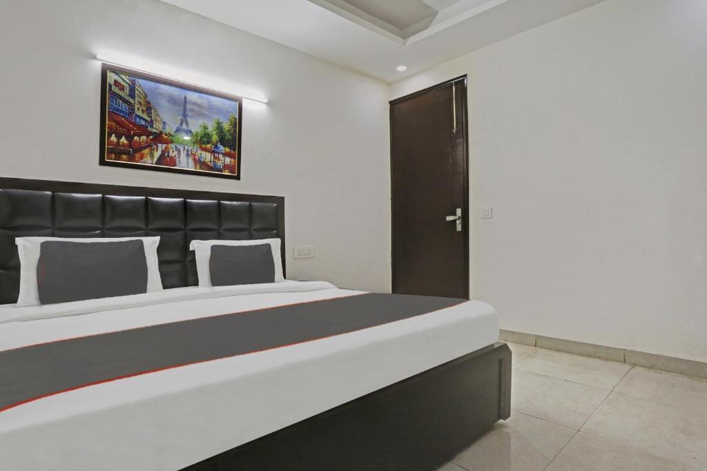 Гуруграм: Collection O Pacific Homes Inn Near Omaxe Celebration Mall