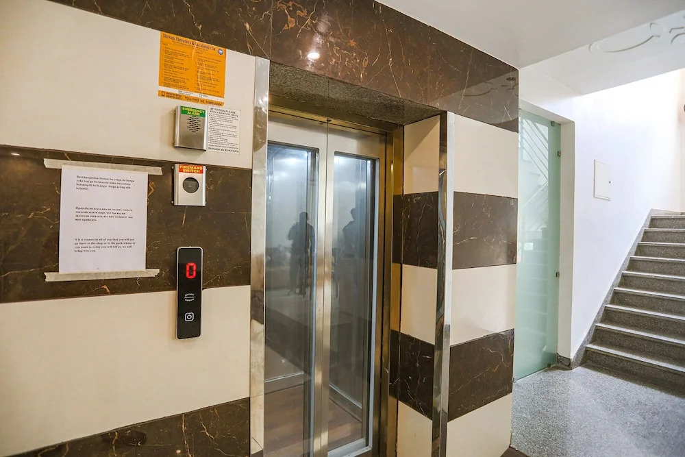 Нойда: Fabhotel Well Stay
