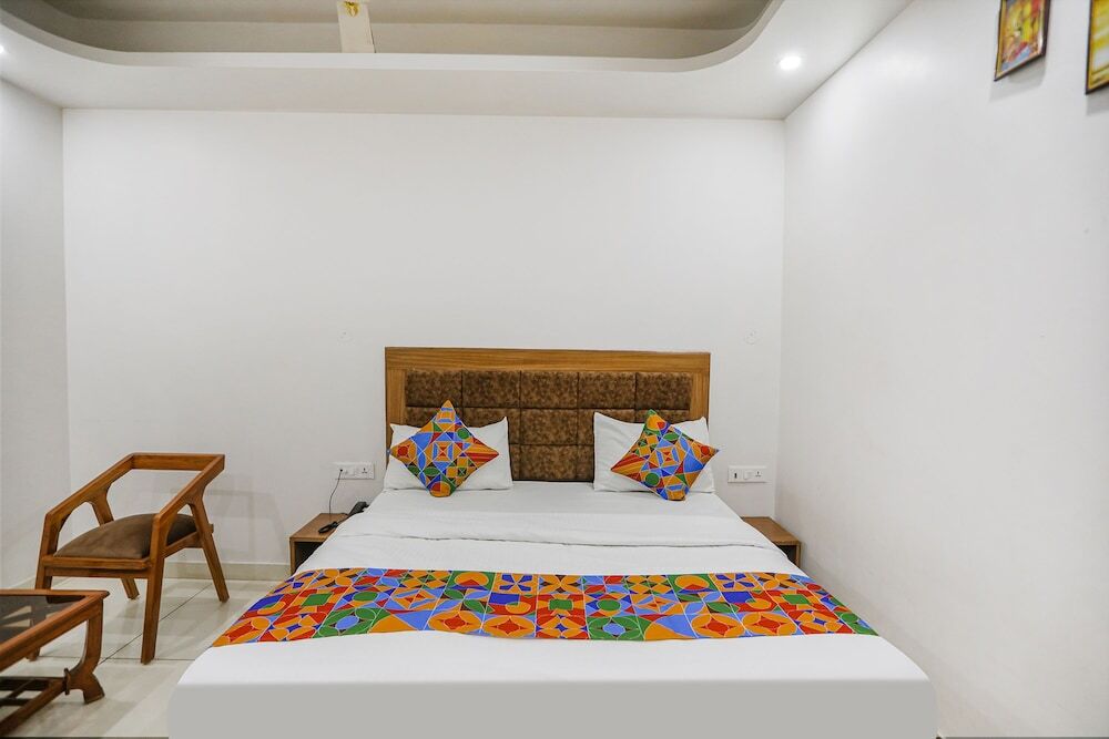 Нойда: Fabhotel Well Stay