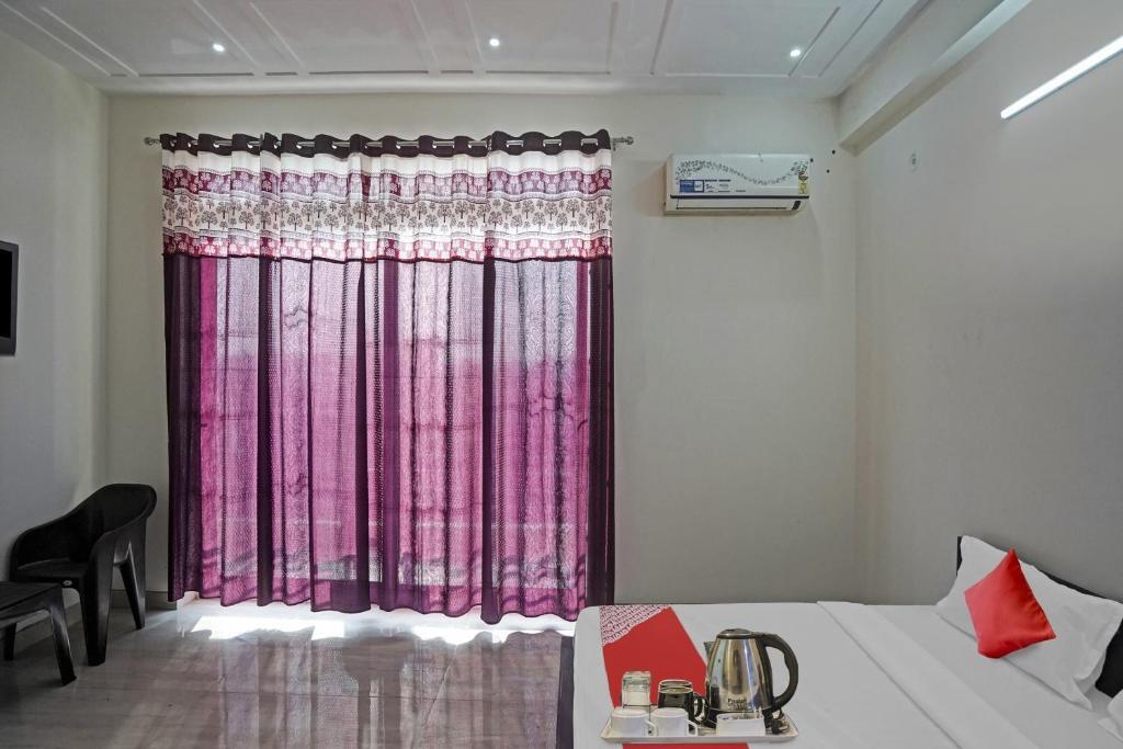 Нойда: Flagship Hotel Green Apple