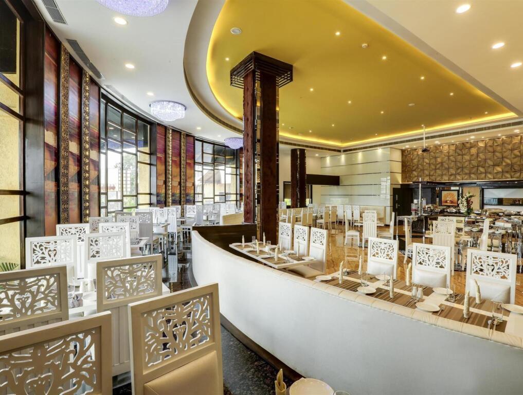 Тхане: Golden Tulip Vasai Hotel And Spa