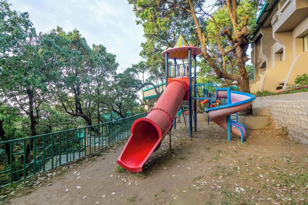 Массури: Mussoorie - Dancing Leaves, A Sterling Holidays Resort
