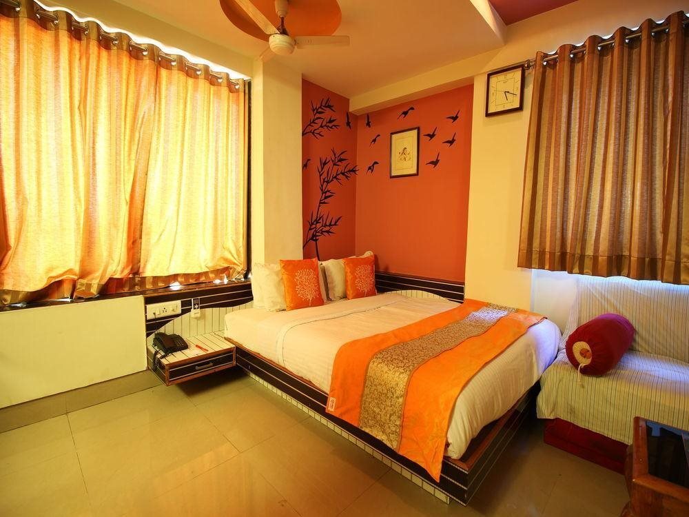 Ахмедабад: OYO Rooms Sola SG Highway 2