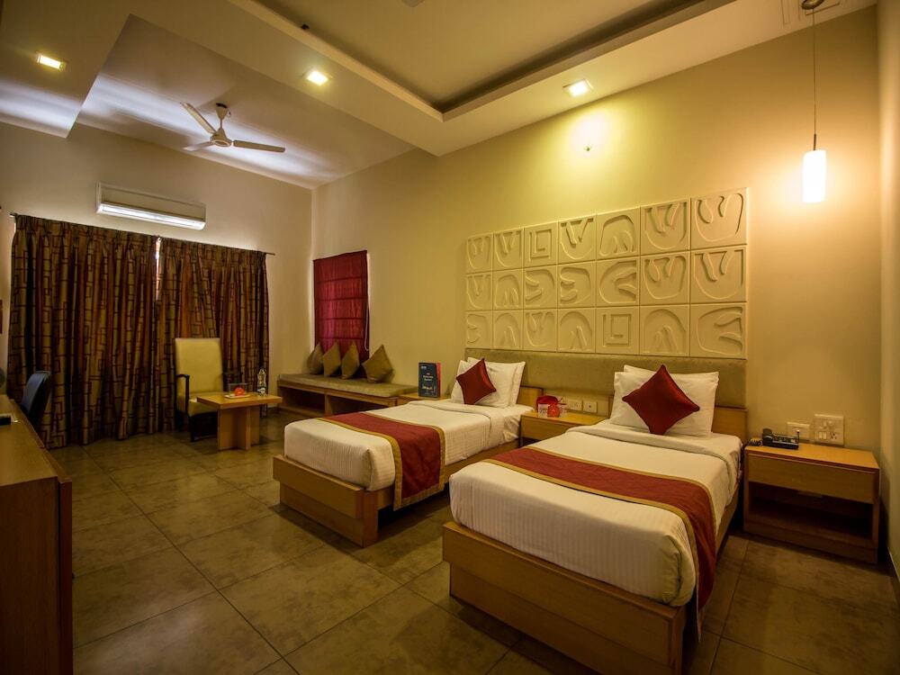 Висакхапатнам: OYO Apartments RK Beach Road