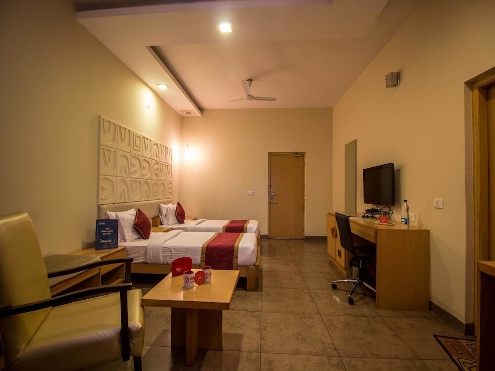 Висакхапатнам: OYO Apartments RK Beach Road