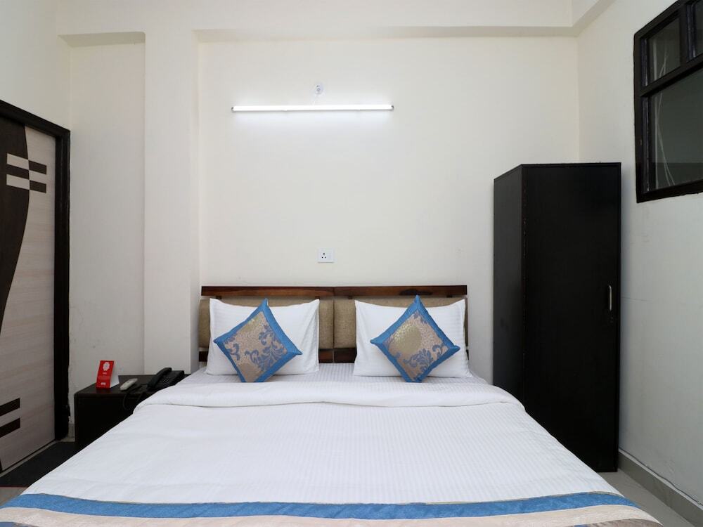 Нойда: Oyo 10663 Triage Home Stay