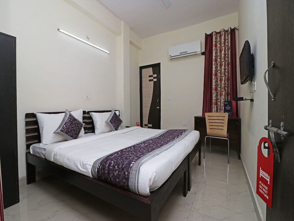 Нойда: Oyo 10663 Triage Home Stay