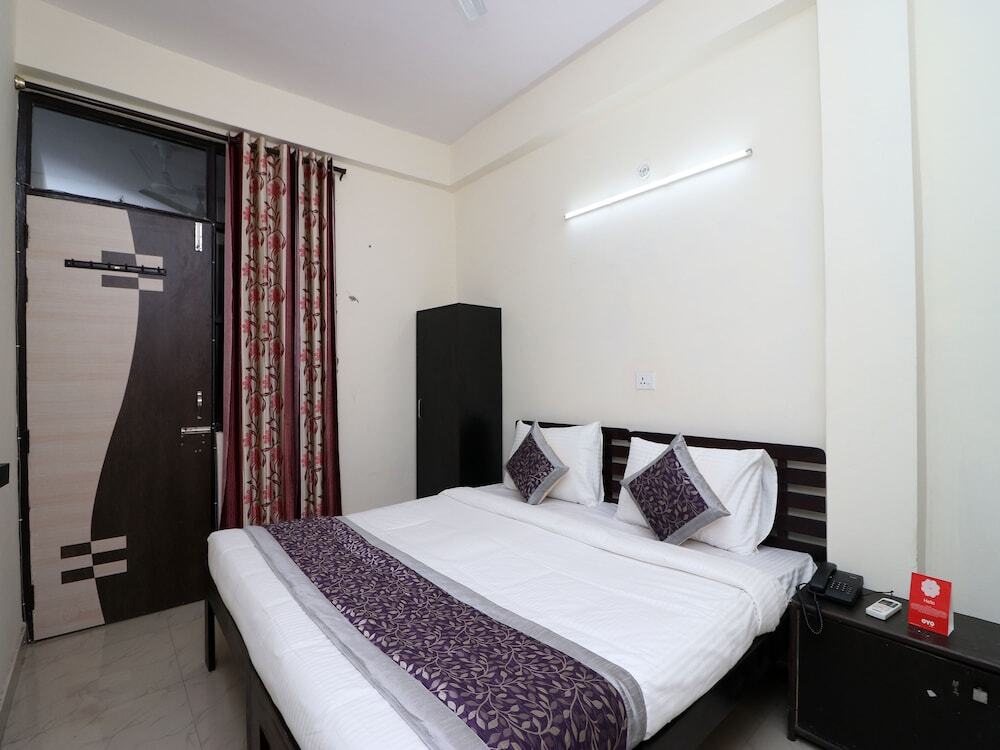 Нойда: Oyo 10663 Triage Home Stay