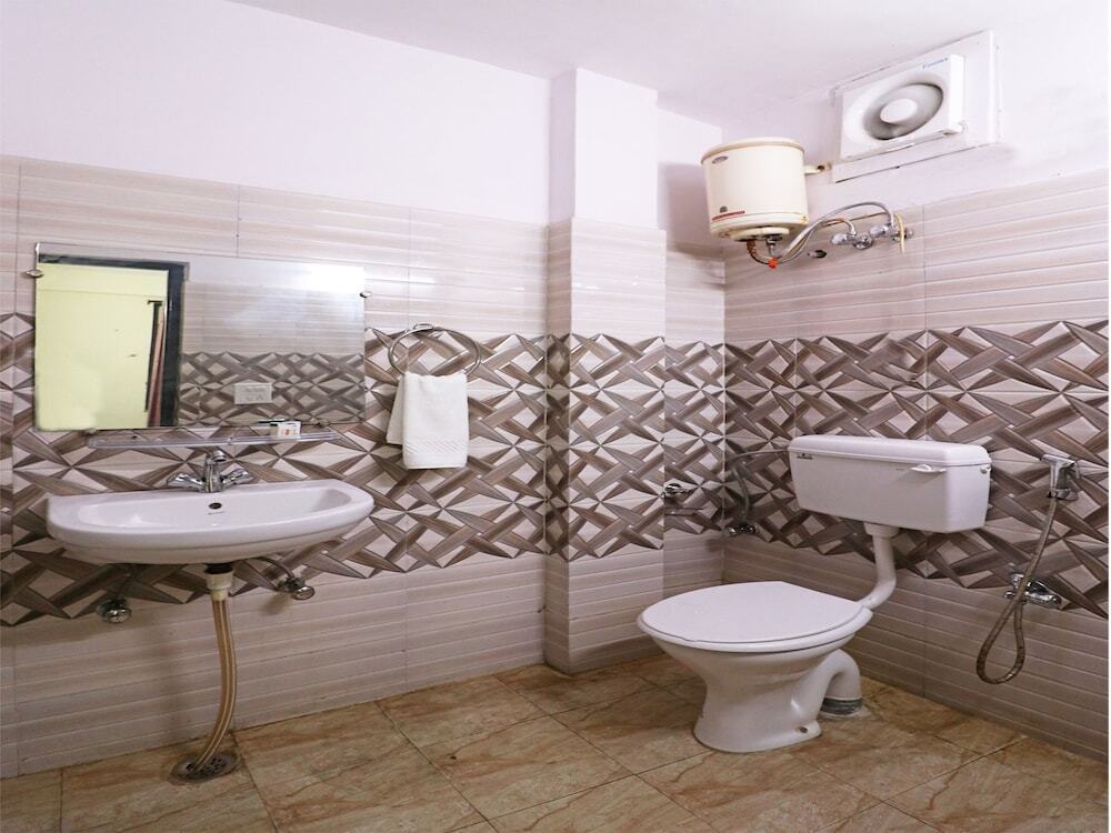Нойда: Oyo 10663 Triage Home Stay