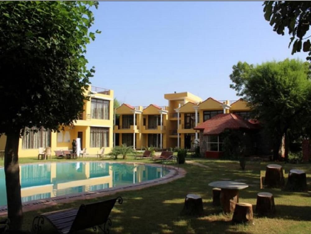 Аджабгарх: Sariska - Tiger Heaven, A Sterling Holidays Resort
