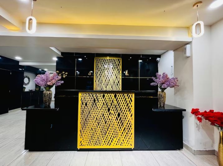 Дехрадун: Hotel Limewood Residency
