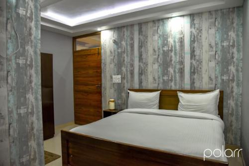 Дехрадун: Paradise Inn