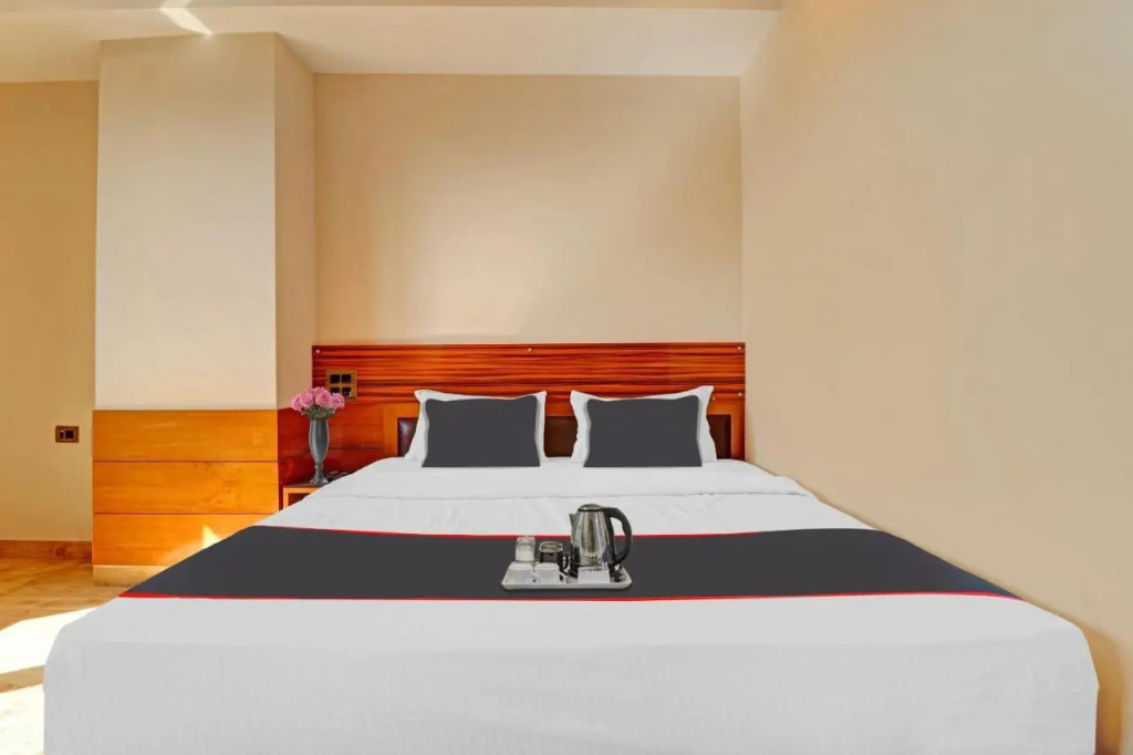 Дехрадун: OYO 703086 Hotel Shri Rooms & Restaurant