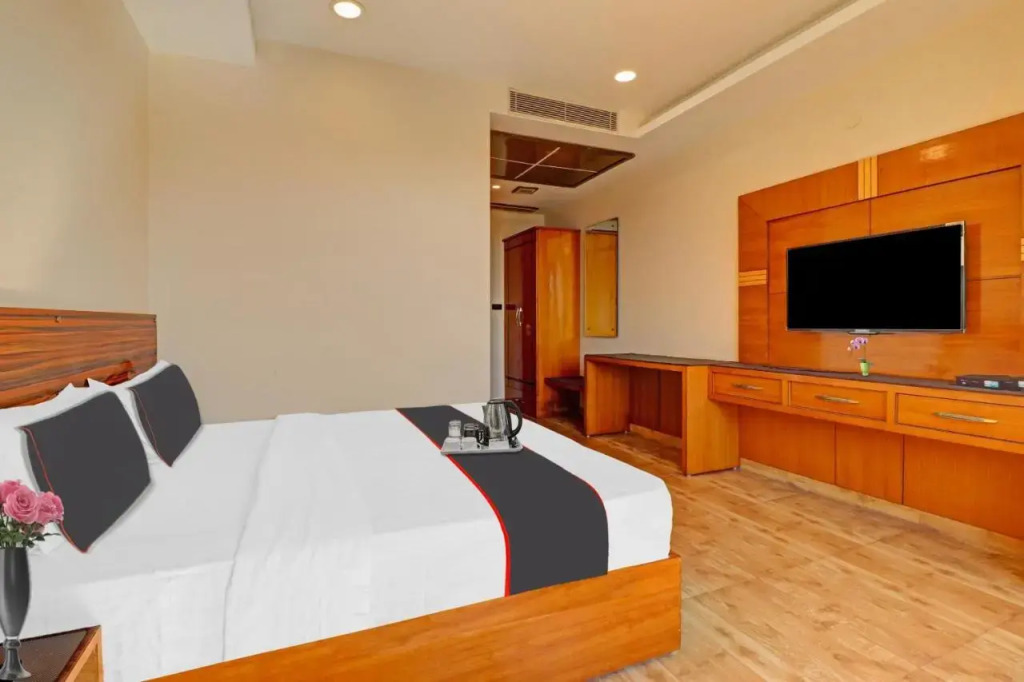 Дехрадун: OYO 703086 Hotel Shri Rooms & Restaurant