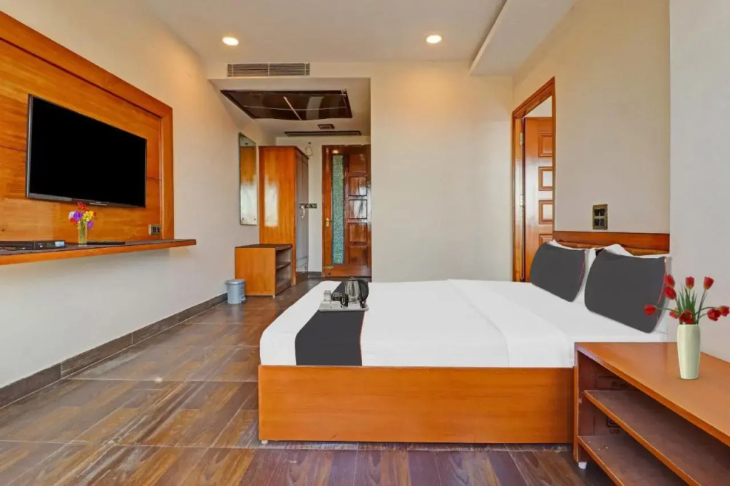 Дехрадун: OYO 703086 Hotel Shri Rooms & Restaurant