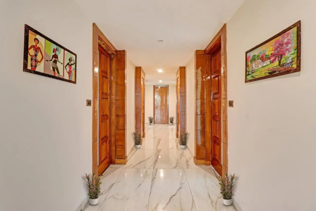 Дехрадун: OYO 703086 Hotel Shri Rooms & Restaurant
