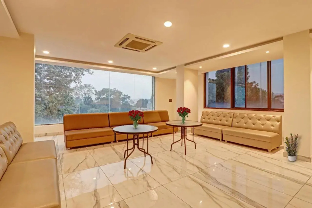 Дехрадун: OYO 703086 Hotel Shri Rooms & Restaurant