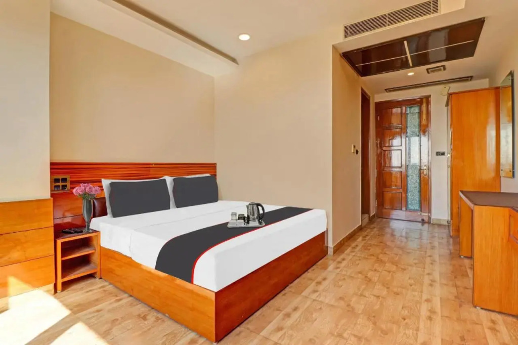 Дехрадун: OYO 703086 Hotel Shri Rooms & Restaurant