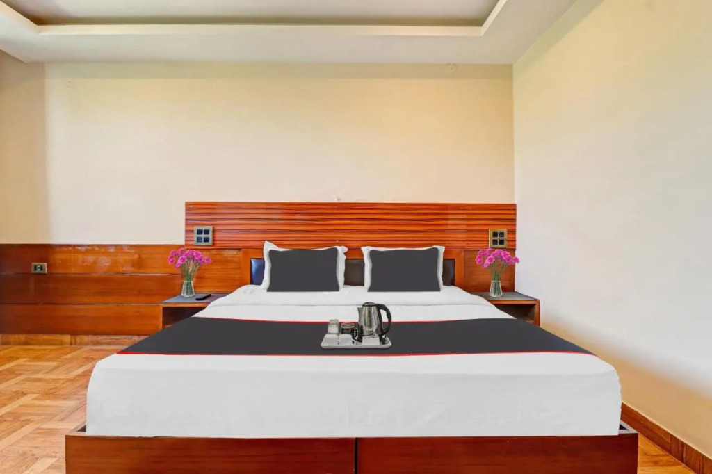 Дехрадун: OYO 703086 Hotel Shri Rooms & Restaurant