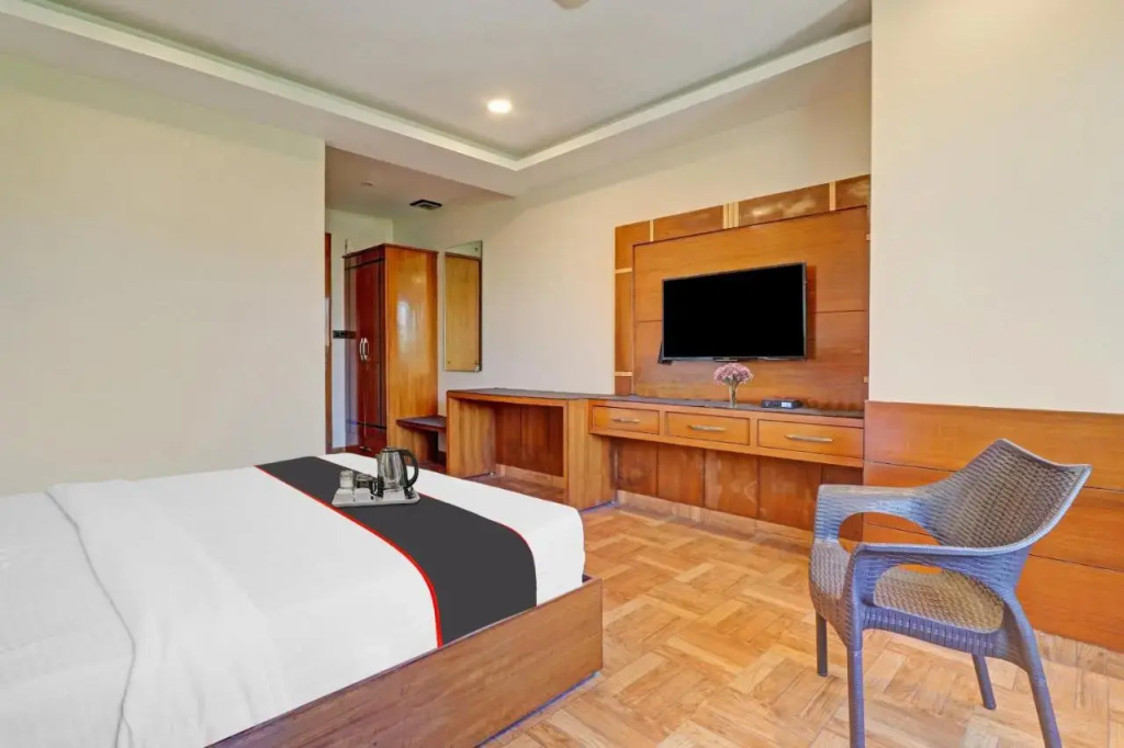 Дехрадун: OYO 703086 Hotel Shri Rooms & Restaurant