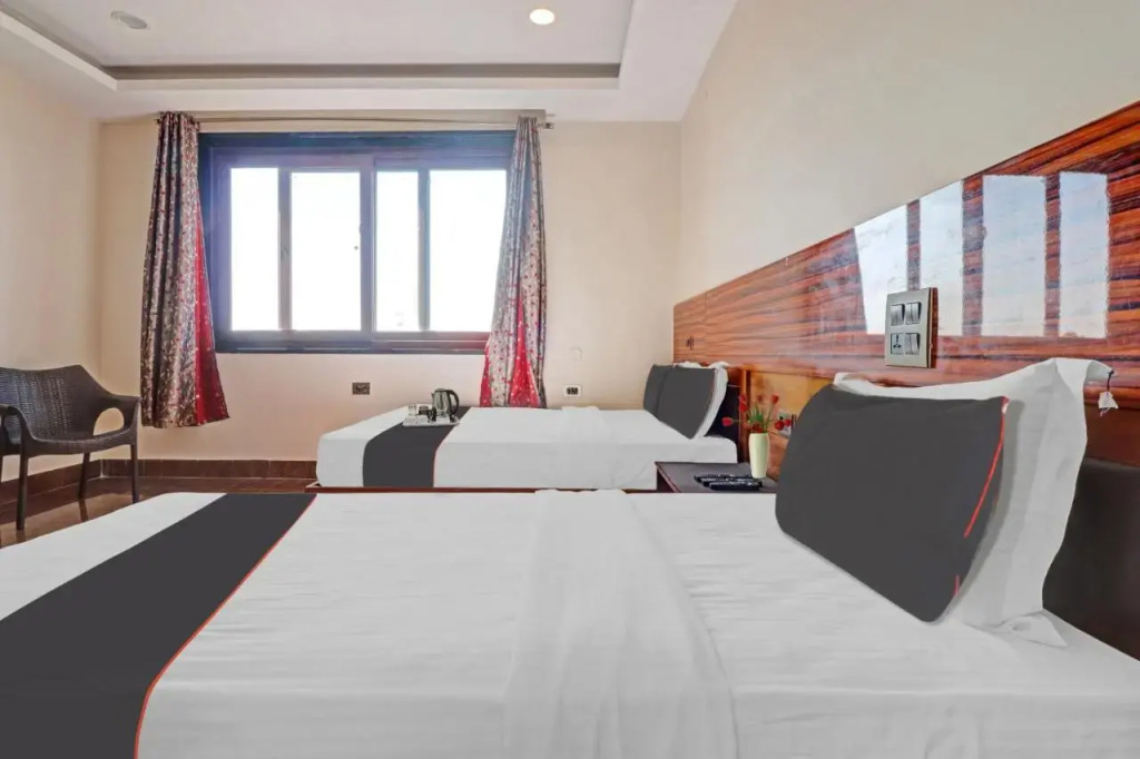 Дехрадун: OYO 703086 Hotel Shri Rooms & Restaurant