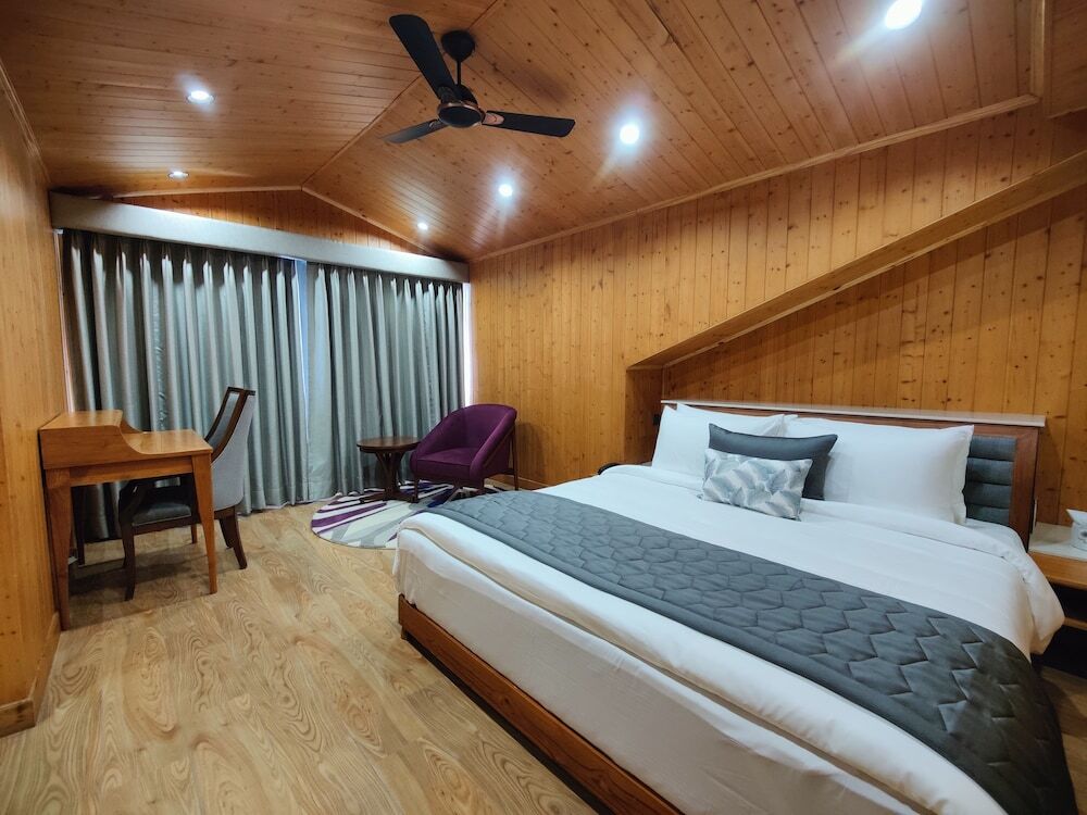 Дхарампур: Kaithal Resort - Kasauli