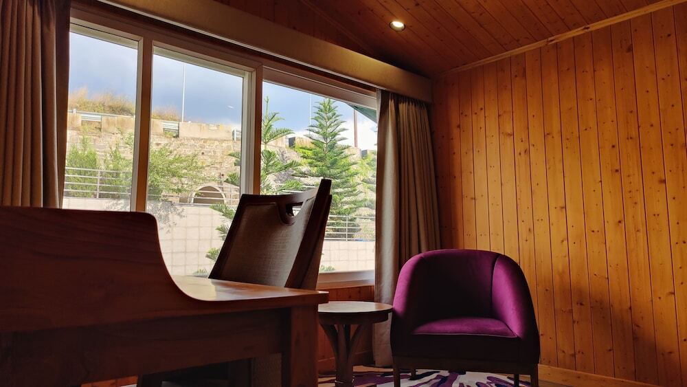 Дхарампур: Kaithal Resort - Kasauli