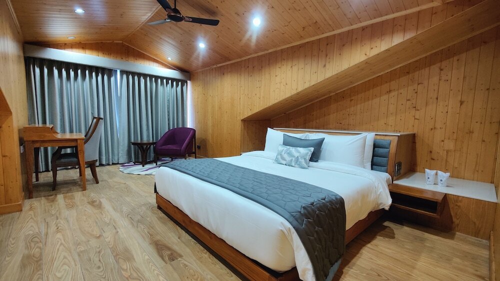 Дхарампур: Kaithal Resort - Kasauli