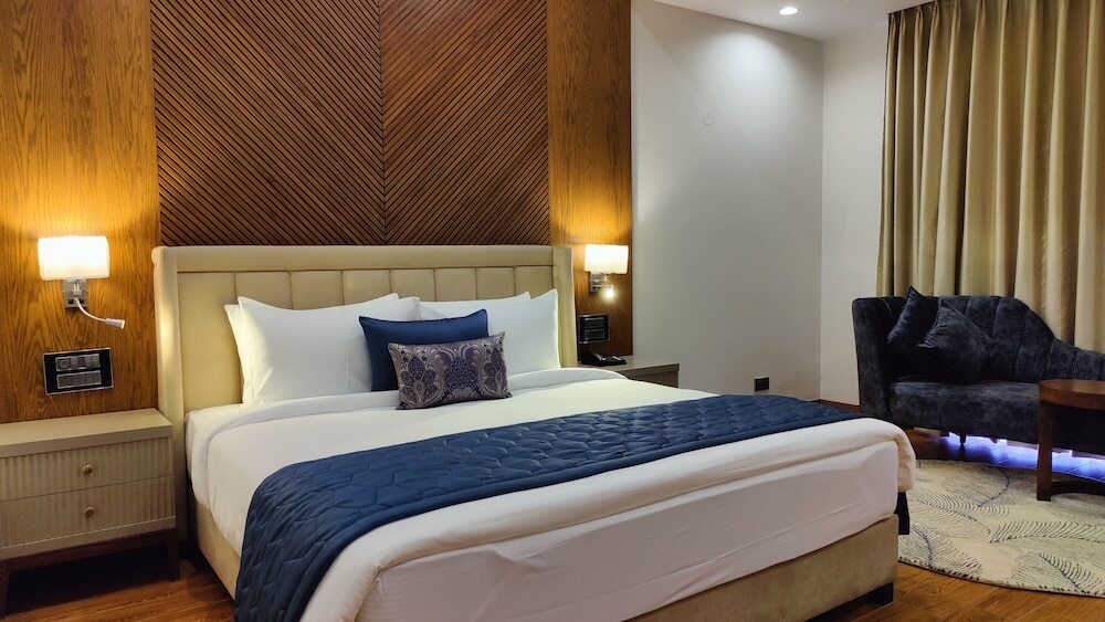 Дхарампур: Kaithal Resort - Kasauli
