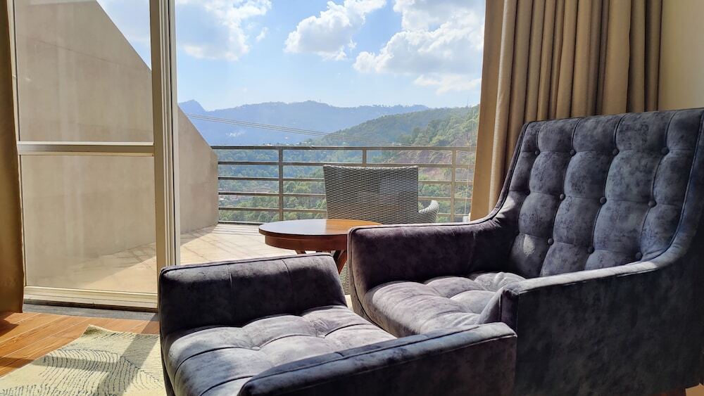 Дхарампур: Kaithal Resort - Kasauli