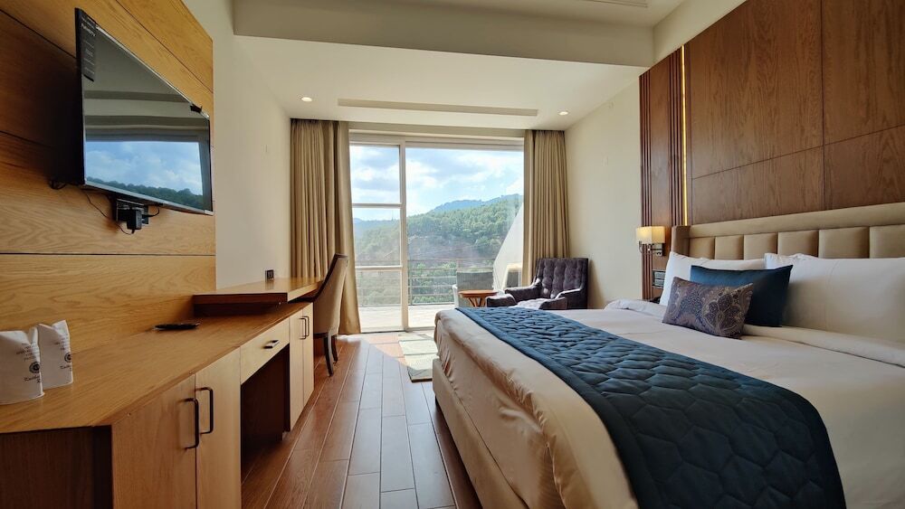 Дхарампур: Kaithal Resort - Kasauli