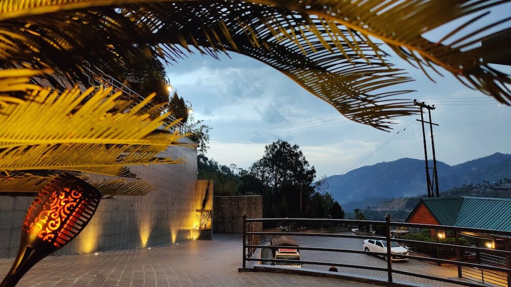 Дхарампур: Kaithal Resort - Kasauli