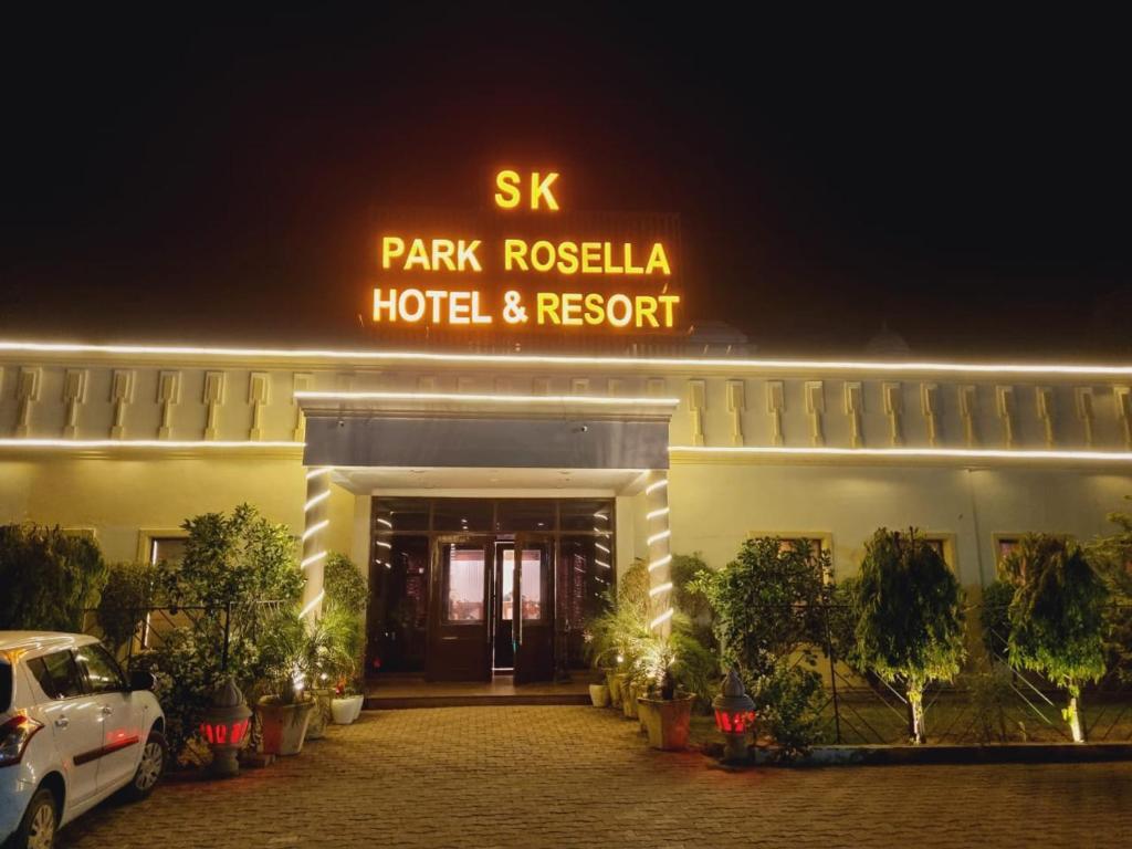 Dharuhera: Hotel SK PARK ROSELLA RESORTS & Spa