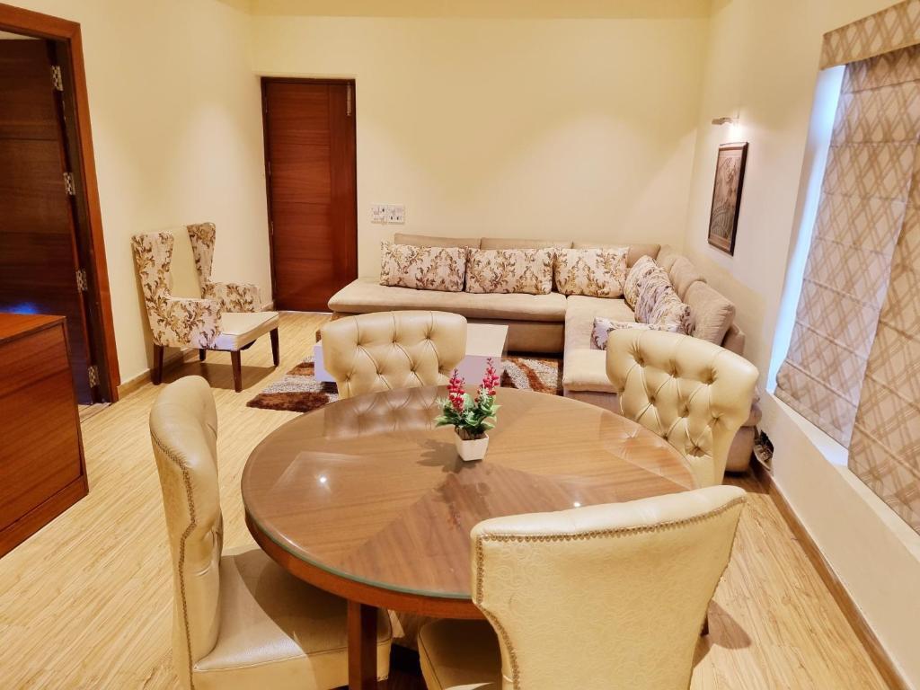 Dharuhera: Hotel SK PARK ROSELLA RESORTS & Spa